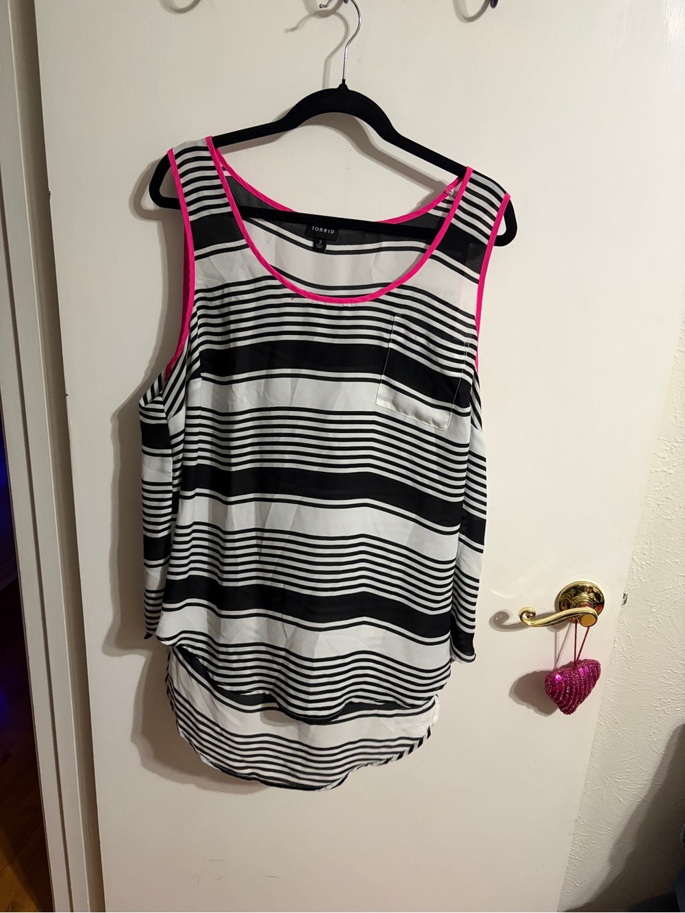 🥳 2 torrid Black & White Striped Tank with Neon Pink Trim